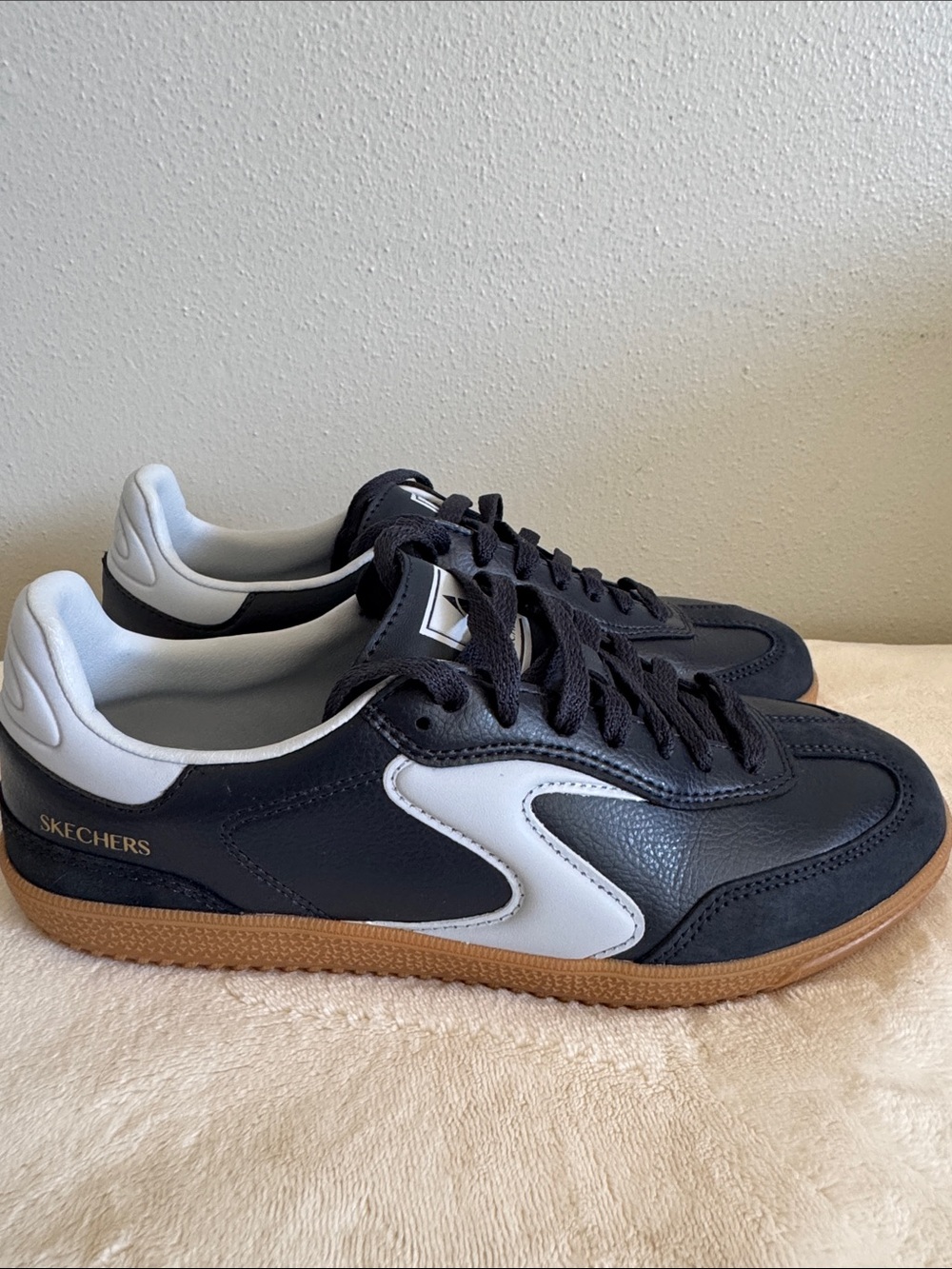 Skechers women’s navy blue , White & light blue Casual Sneakers